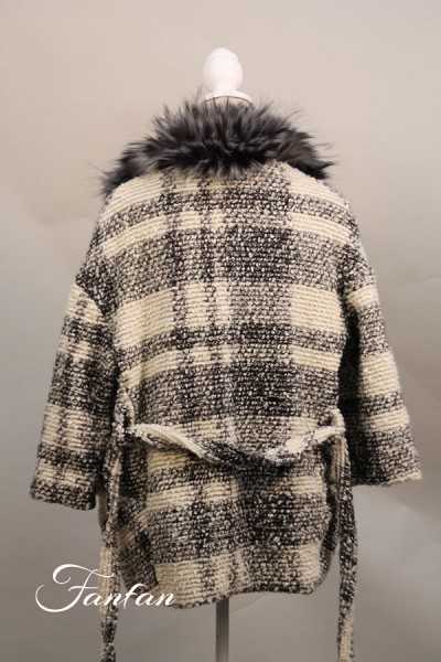 Checked jacket with fur collar