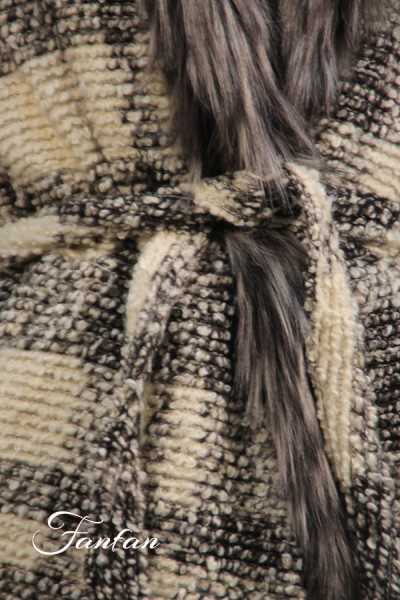 Karierte Jacke mit Pelzkragen