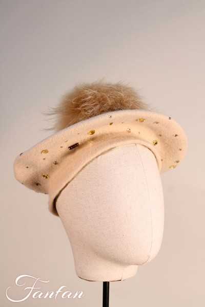 Willi Beret Kesitava hellbeige mit Fellbommel