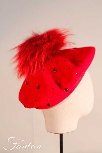 Willi Béret Kesitava rouge framboise avec pompon fourure et pierres
