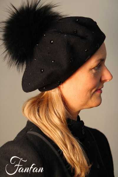 Willi Beret Kesitava schwarz mit Bommel und Steinen