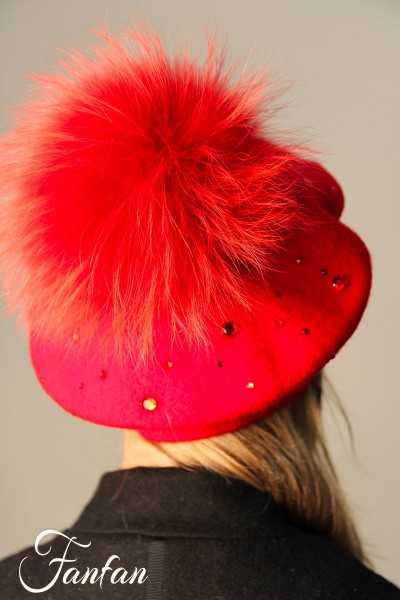 Willi Béret Kesitava rouge framboise avec pompon fourure et pierres