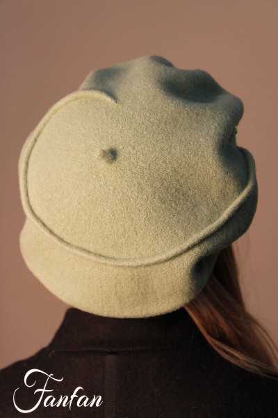 Willi Beret Gari Wassergrün mit Stein