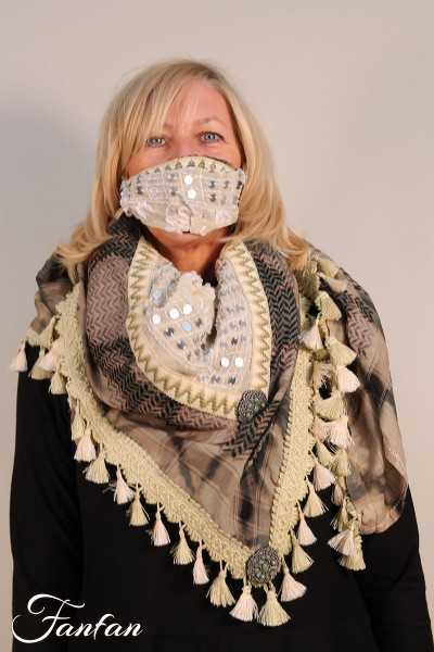 Izuskan Handgestickte Maske Army green