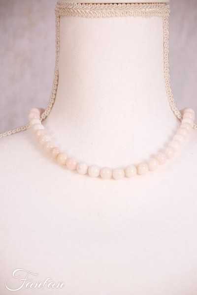 Collier ras du cou perles en pierre irisé blanc et poudre