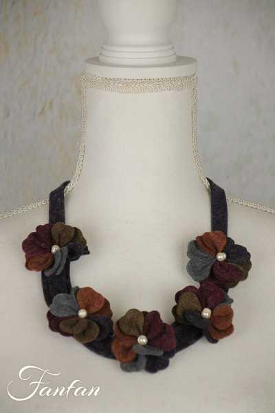 Collier feutrine fleurs lilas, kaki et marron