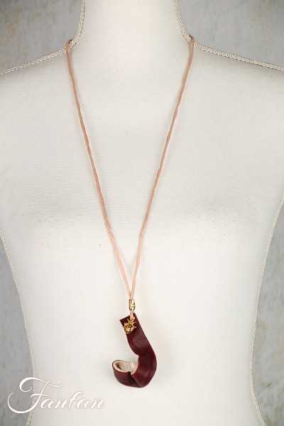 Collier sautoir soie et cuir rose