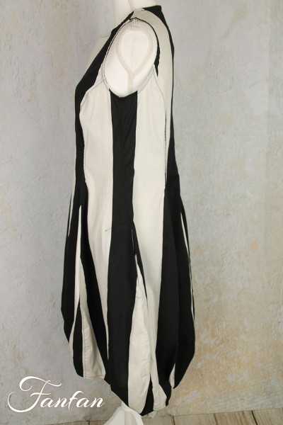 Urban by Alembika Robe UD352 Stripes Noir et Blanc