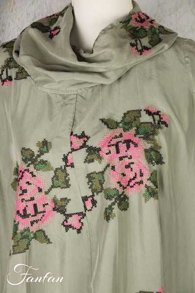 Privatsachen Robe Wirtschaden Petit Point Salbei en soie