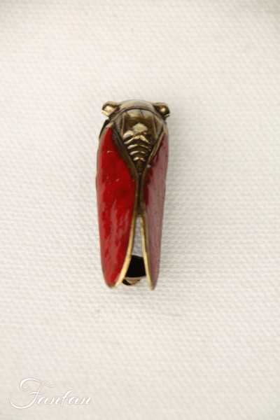 Zazou Broche Cigale métal et émail Rouge