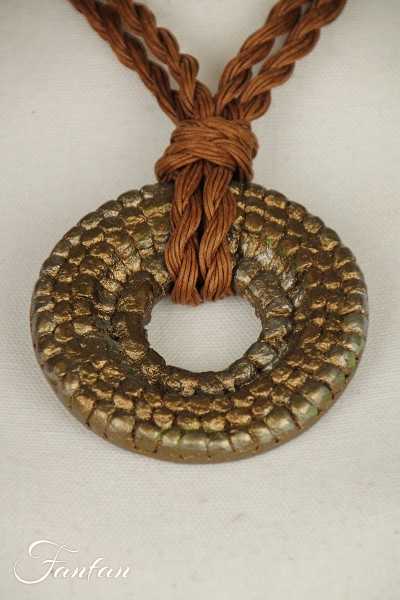 Fanny fouks Collier ras-du-cou camel