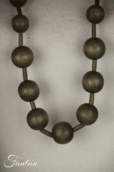 Fanny Fouks Collier sautoir gris boules