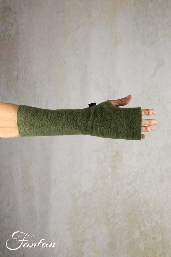 Elemente Clemente Lizzi manchettes en laine khaki