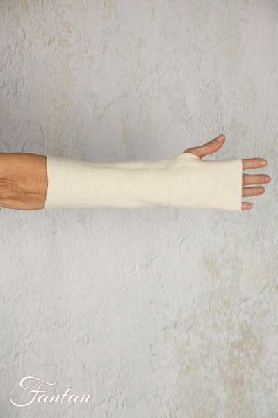 Elemente Clemente Lizzi manchettes en laine naturel non teinté