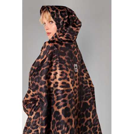 Anorak Dark Leopard – Rainkiss, anorak imperméable à motif léopard en polyester recyclé