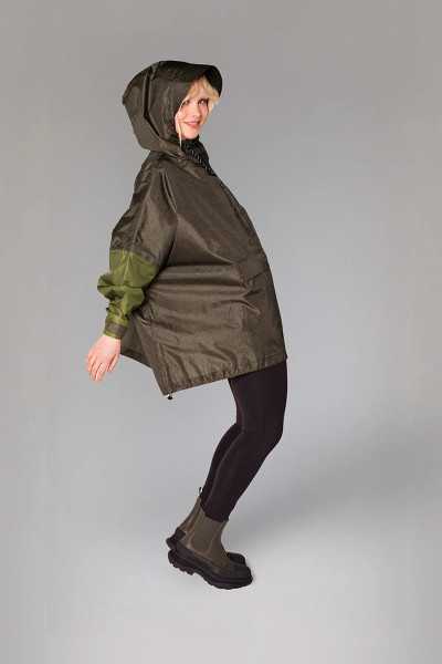 Herringbone Anorak – Rainkiss, waterproof green and black chevron anorak made from recycled polyester