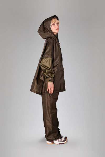 Herringbone Anorak – Rainkiss, waterproof green and black chevron anorak made from recycled polyester