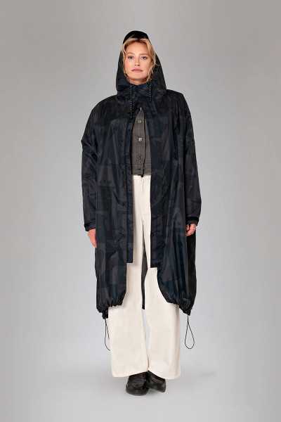 Back to Black Rain Coat – Rainkiss, black waterproof raincoat made from recycled polyester