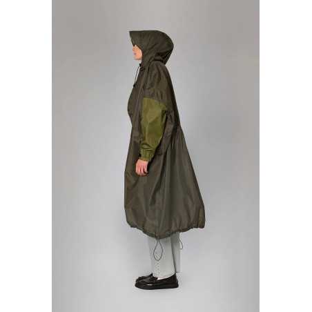 Manteau de pluie Herringbone – Rainkiss, manteau imperméable à motif chevron vert et noir en polyester recyclé