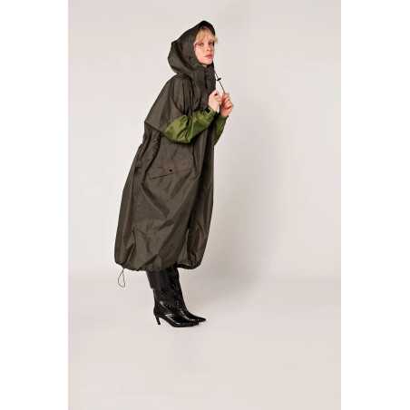 Manteau de pluie Herringbone – Rainkiss, manteau imperméable à motif chevron vert et noir en polyester recyclé