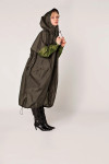 Manteau de pluie Herringbone – Rainkiss, manteau imperméable à motif chevron vert et noir en polyester recyclé