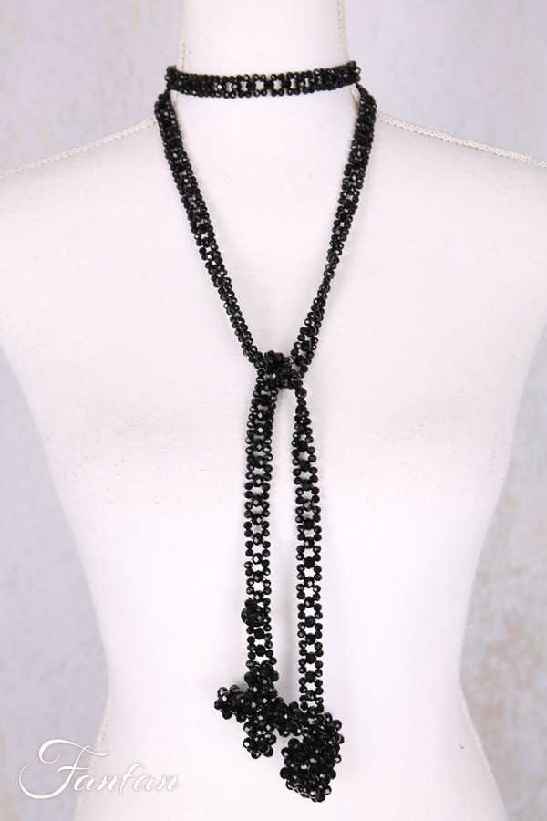 PLÜ-Plus la vie Collier long en perles noires à nouer11564
