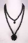 PLÜ-Plus la vie Collier long perles noires Across marble 1530
