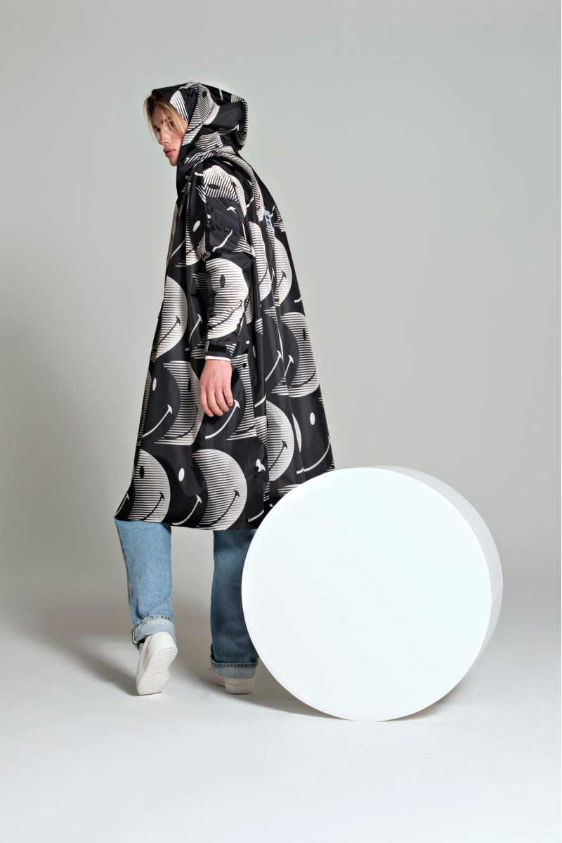 RAINKISS Poncho Half Moon Smiley
