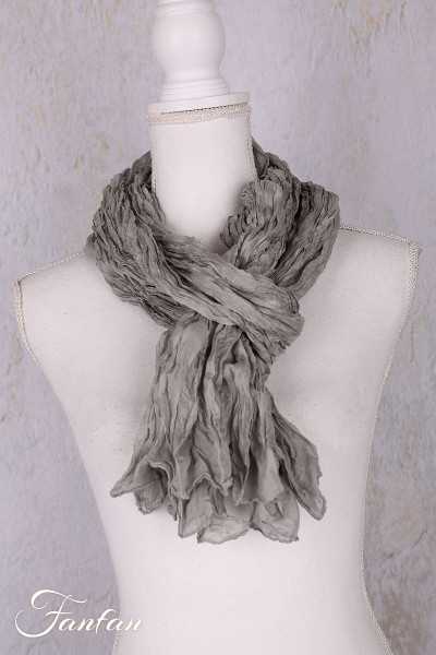 Privatsachen Foulard Crash en soie plissée Salbei