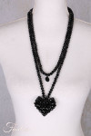 PLÜ-Plus la Vie collier long perles noir accross heart long 1536